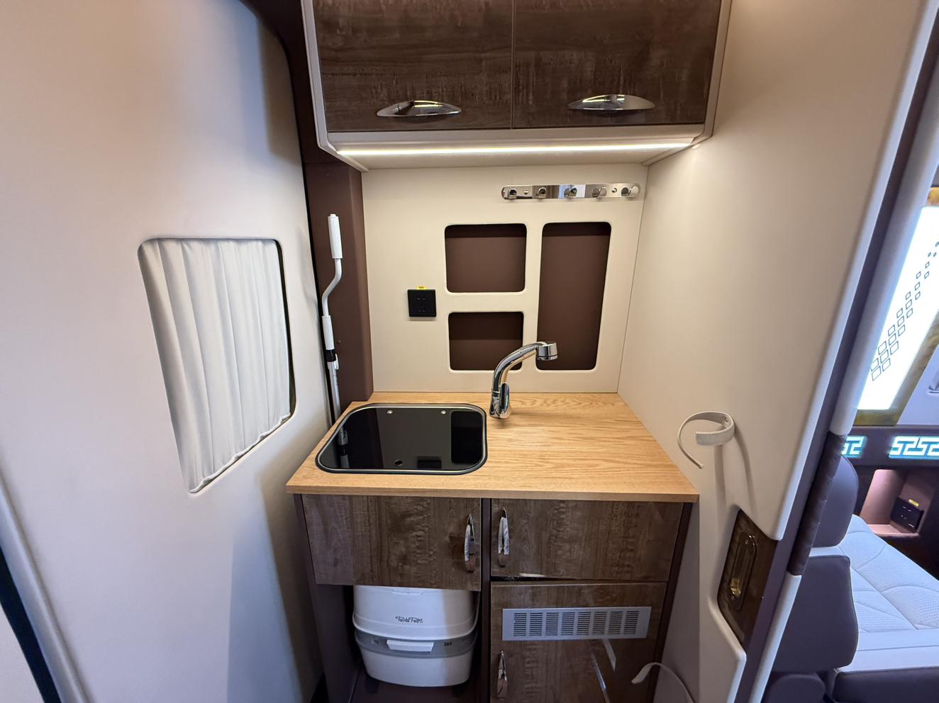 Mercedes-Benz Sprinter 2022 thumb 7