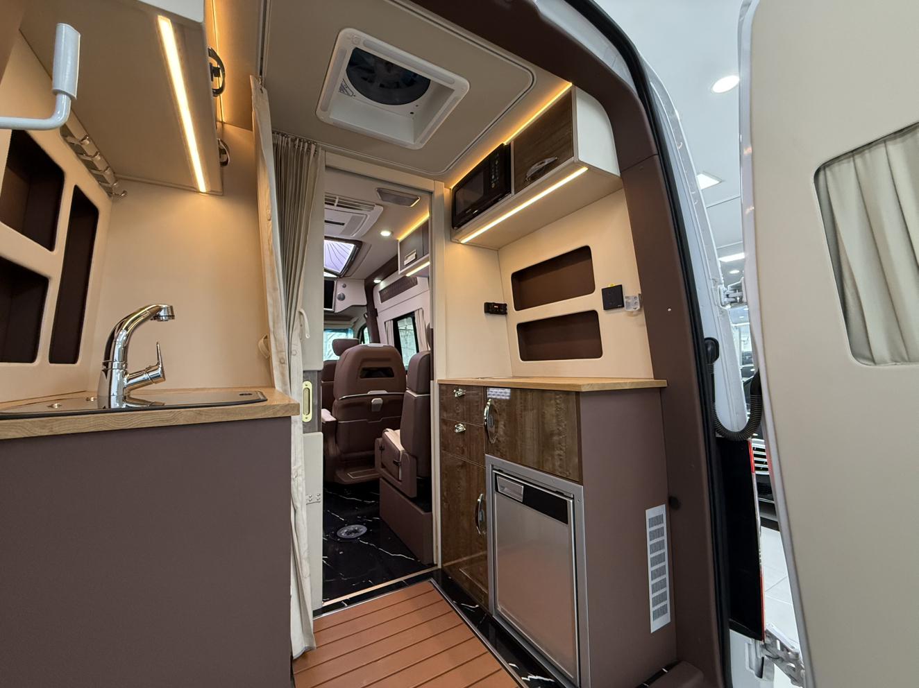 Mercedes-Benz Sprinter 2022 thumb 8