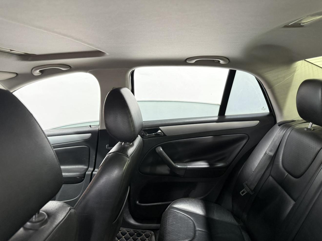Volkswagen Bora 2011 thumb 7
