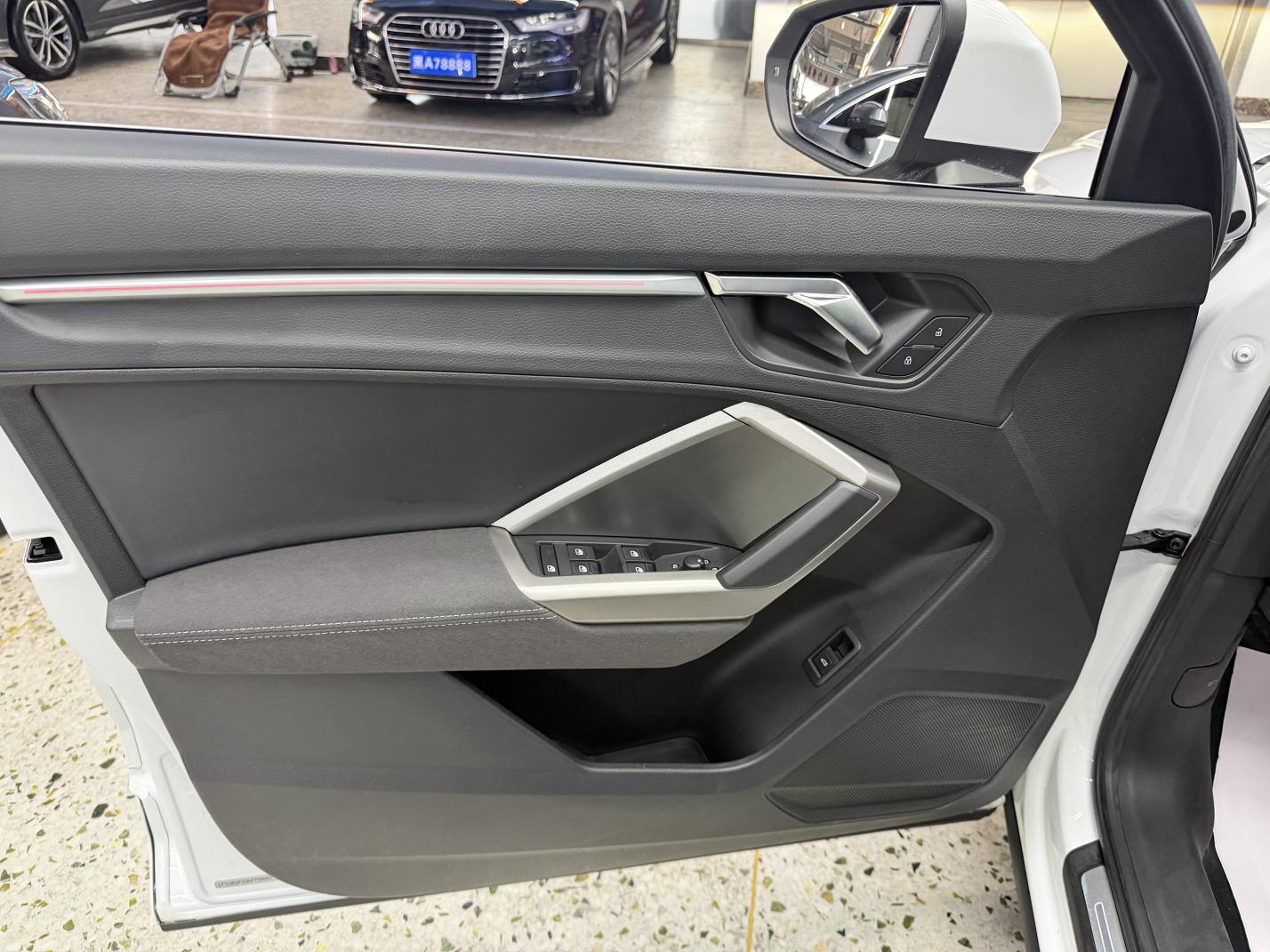 Audi Q3 2022 thumb 8