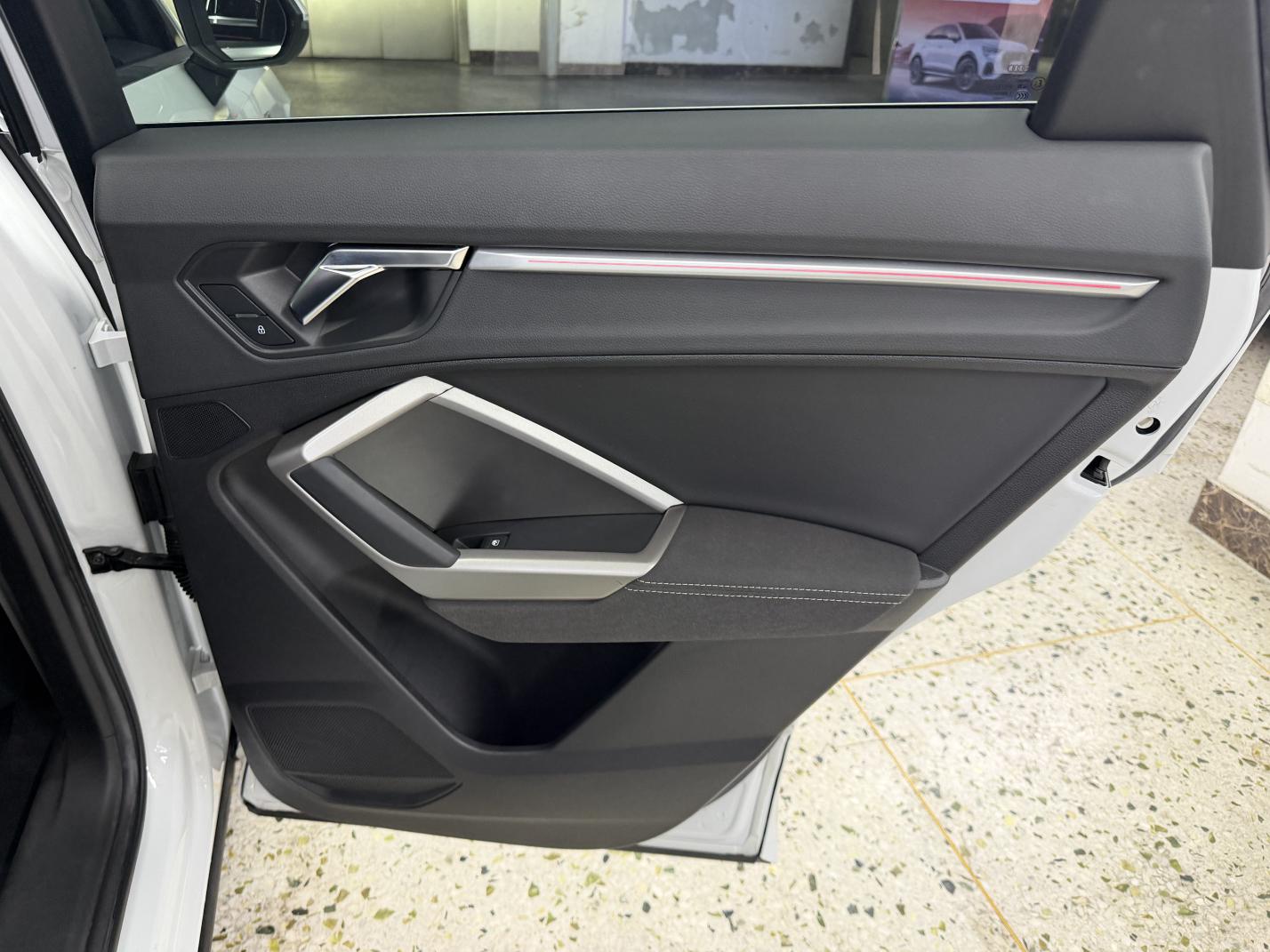 Audi Q3 2022 thumb 12