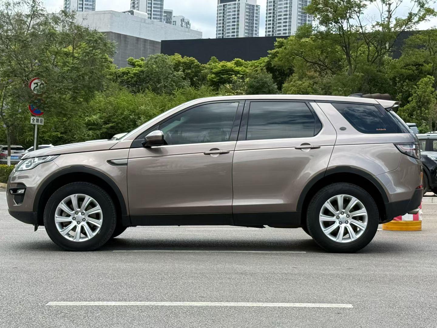 Land Rover Discovery Sport 2017 thumb 10