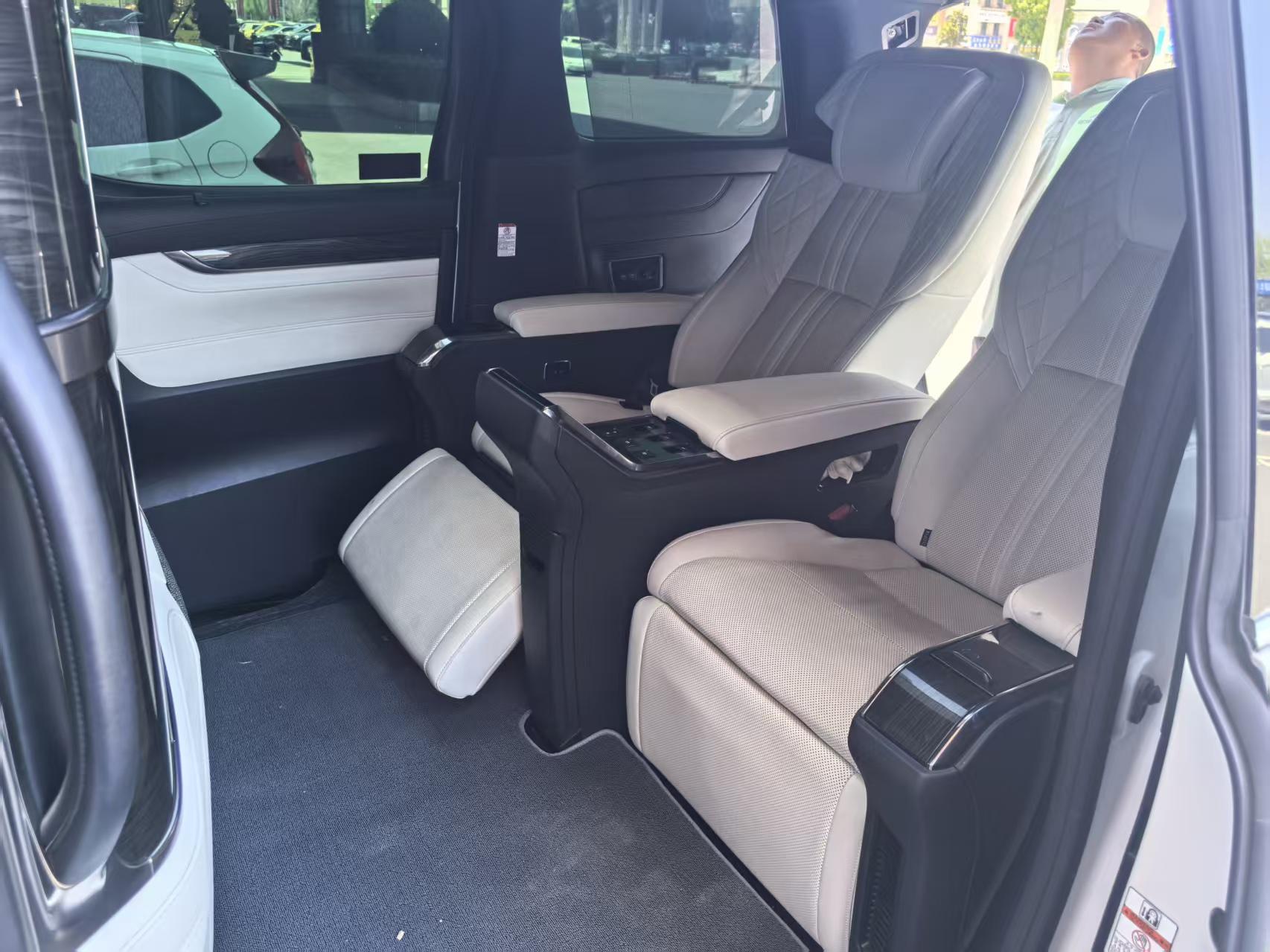 Lexus LM 2020 thumb 5