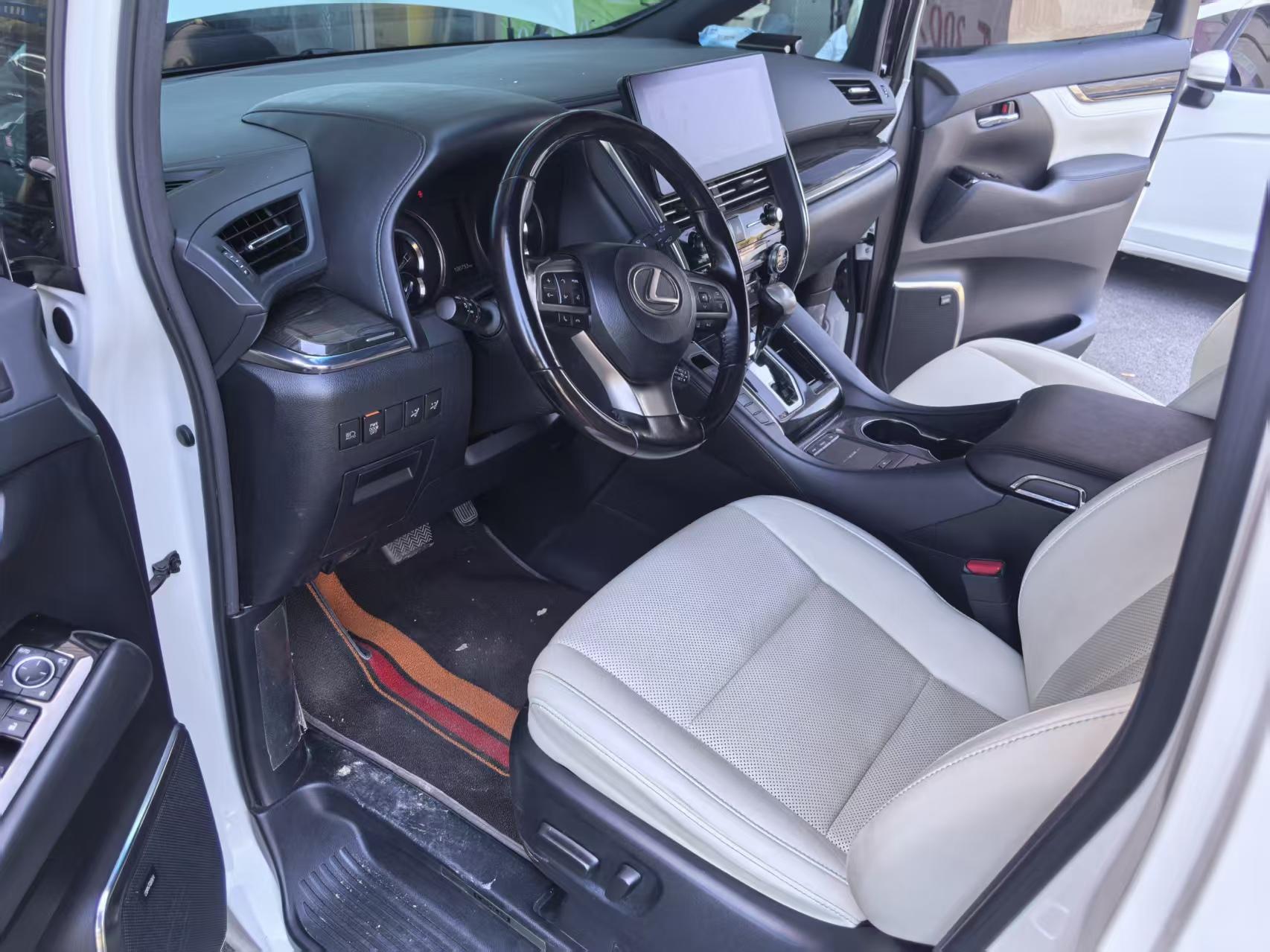 Lexus LM 2020 thumb 6