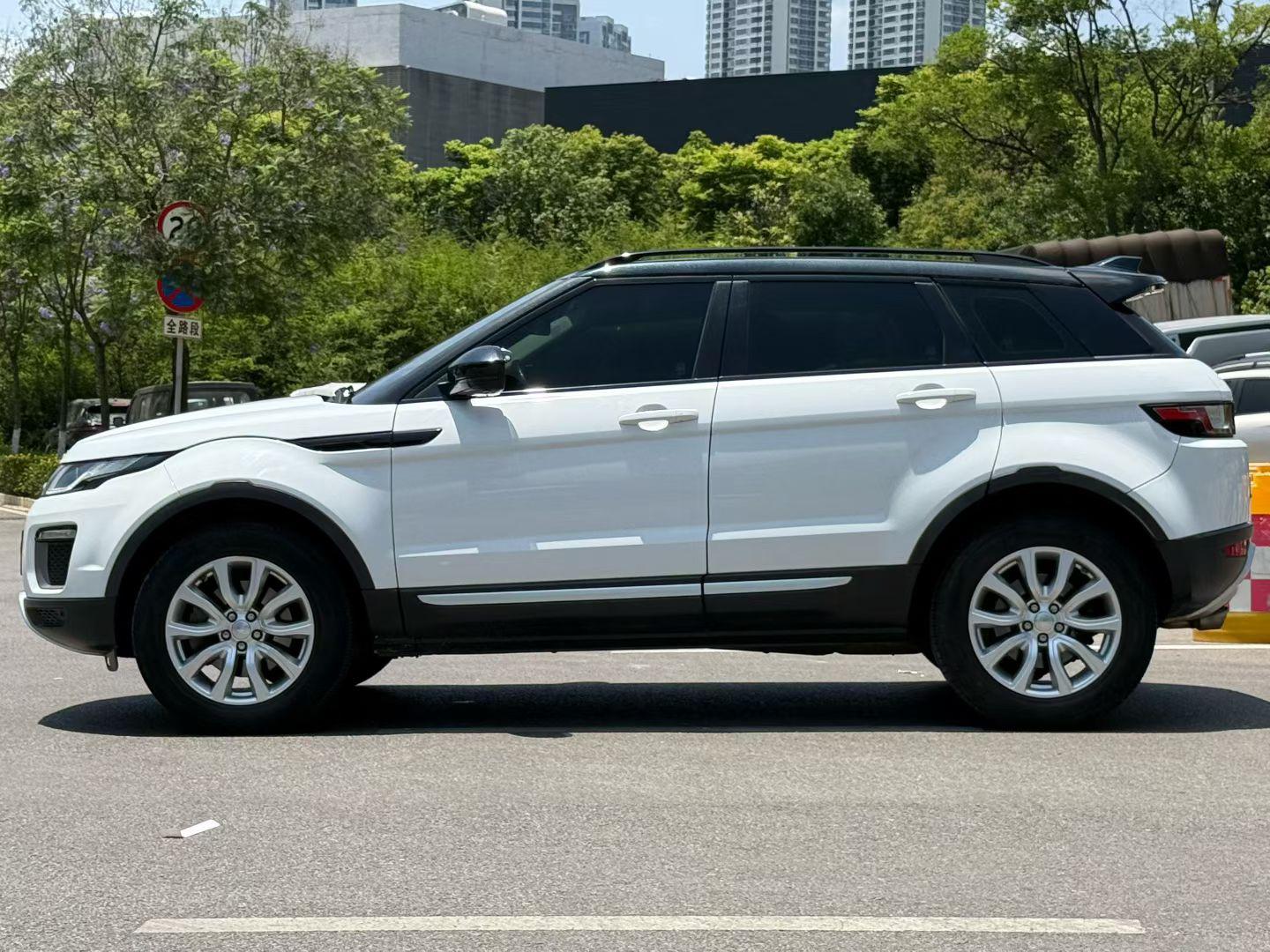 Land Rover Evoque 2017 thumb 10