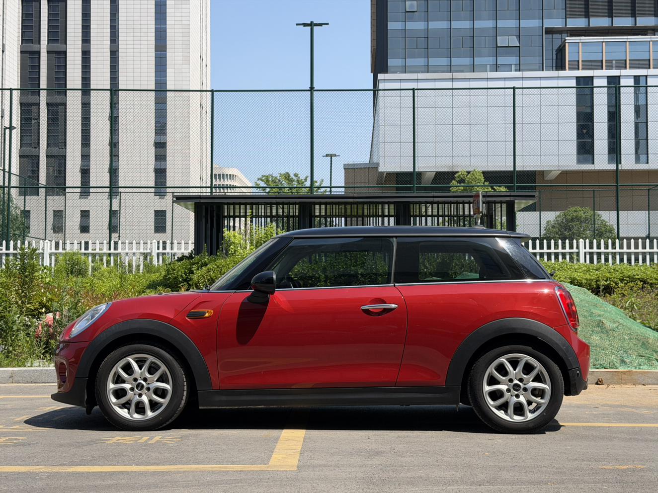 Mini Hatch 2016 thumb 2