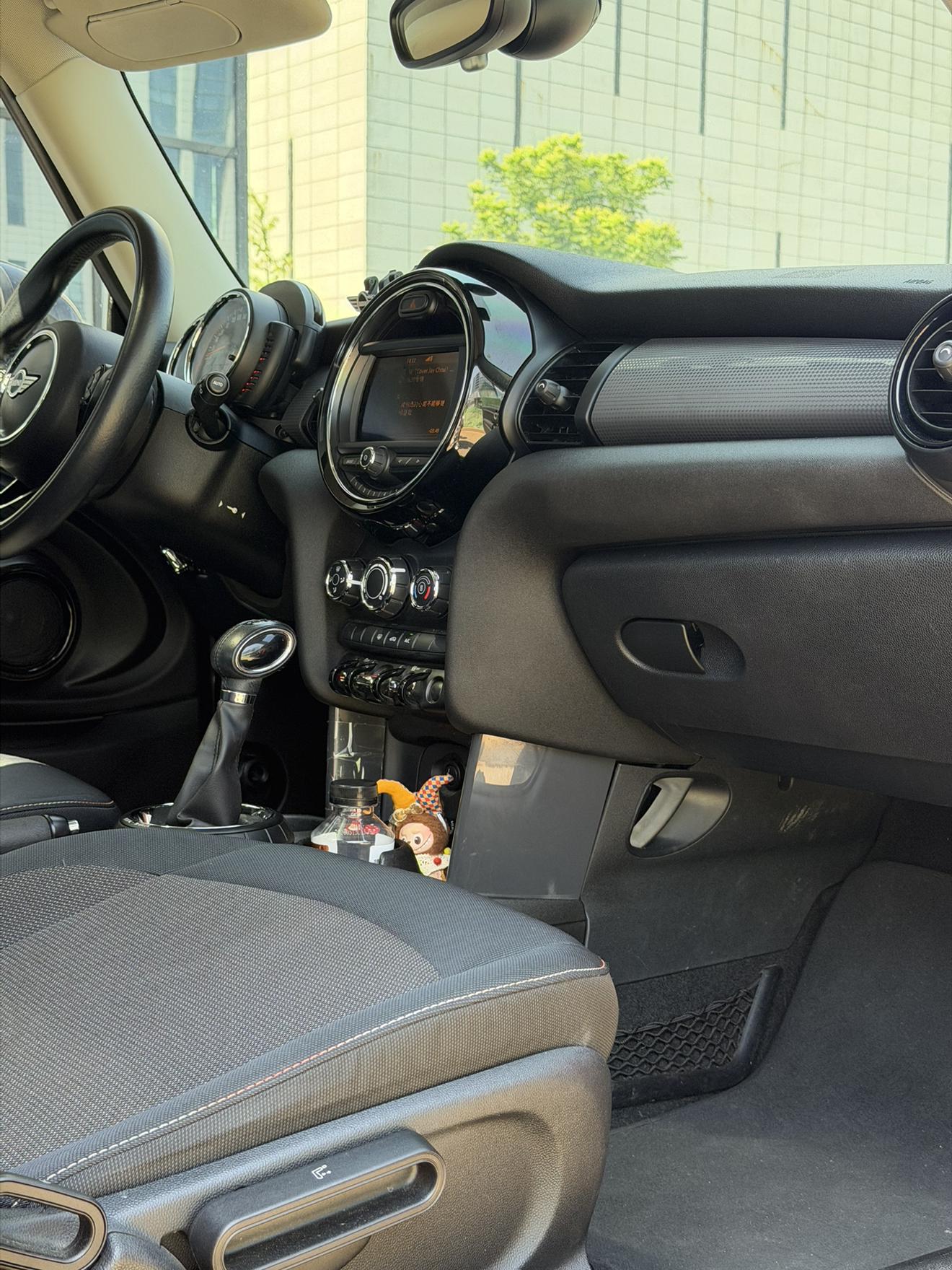 Mini Hatch 2016 thumb 12