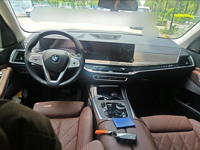 BMW X7 2024 thumb 8
