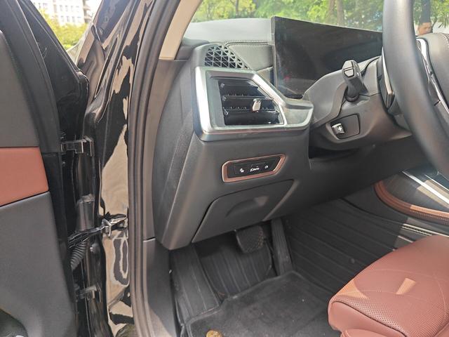 BMW X7 2024 thumb 11