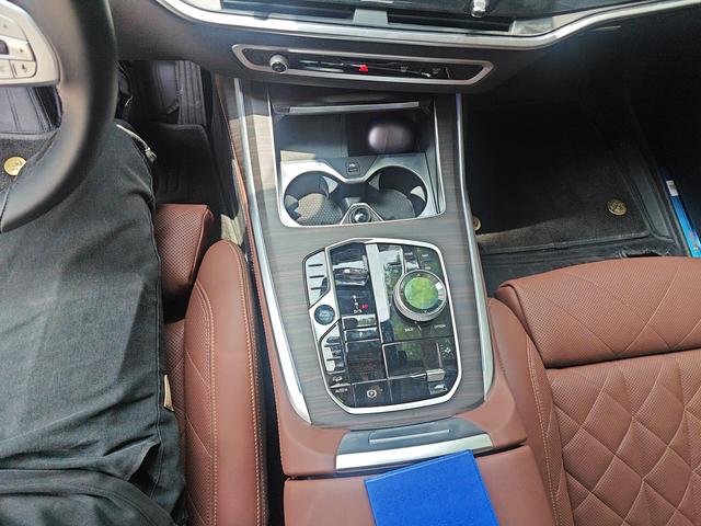 BMW X7 2024 thumb 12