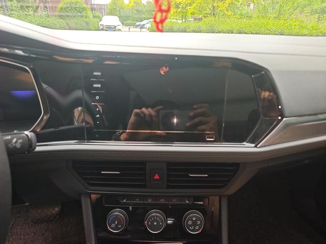 Volkswagen Sagitar 2021 thumb 10