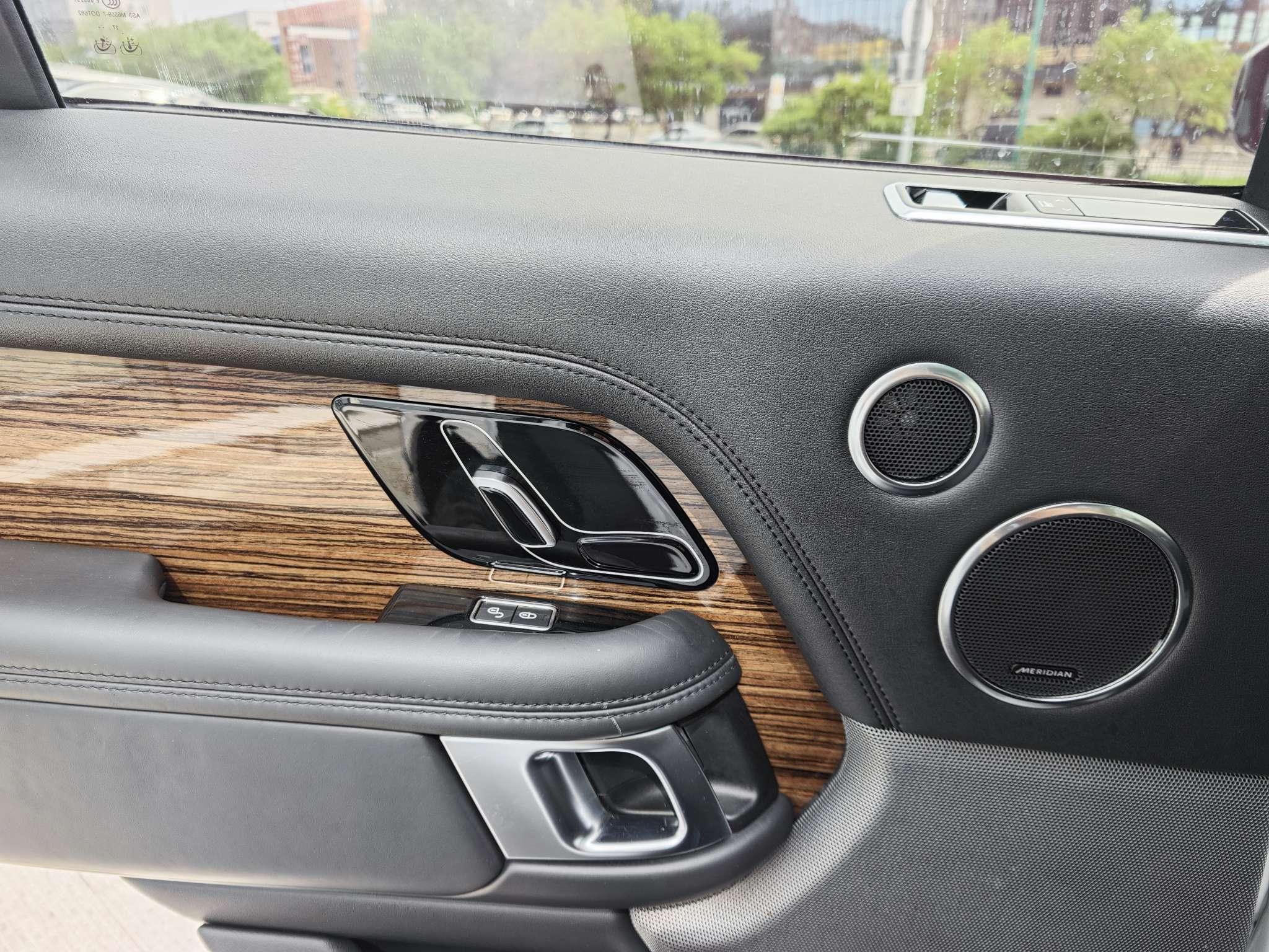 Land Rover Range Rover 2018 thumb 8