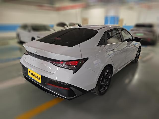 Hyundai Elantra 2023 thumb 2