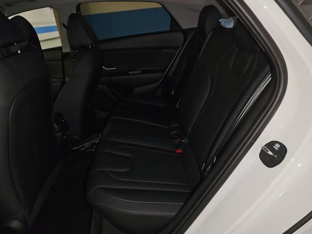 Hyundai Elantra 2023 thumb 7