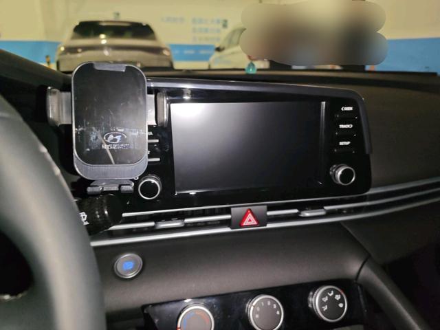 Hyundai Elantra 2023 thumb 10