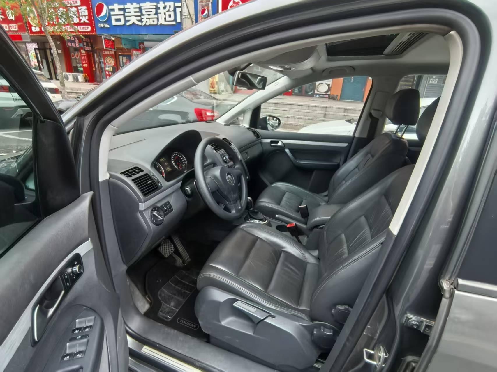 Volkswagen Touran 2013 thumb 6