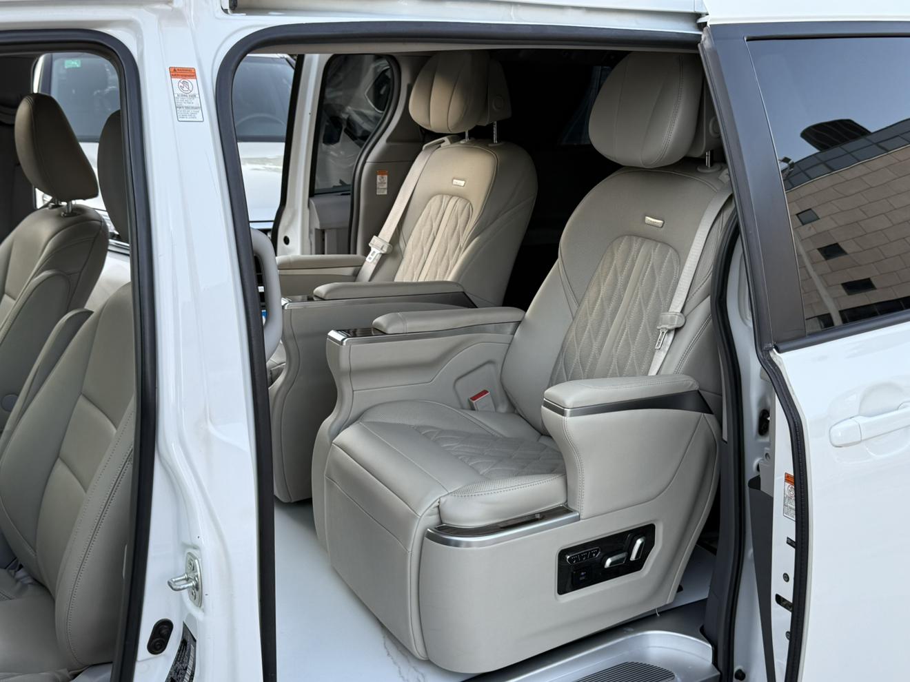 Toyota Sienna 2014 thumb 8