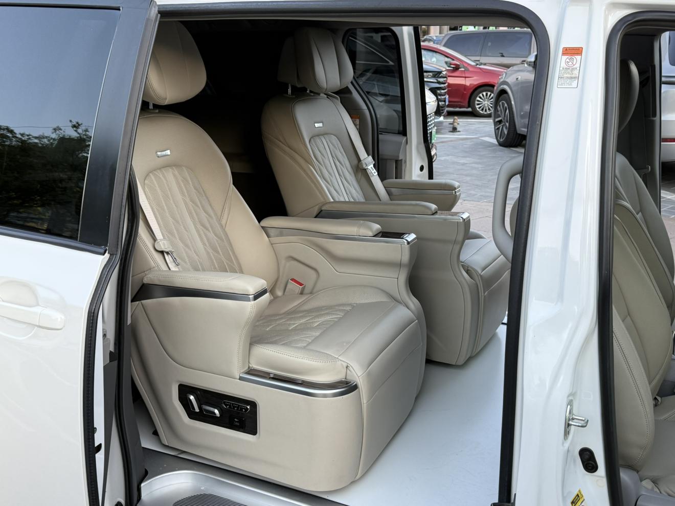 Toyota Sienna 2014 thumb 10