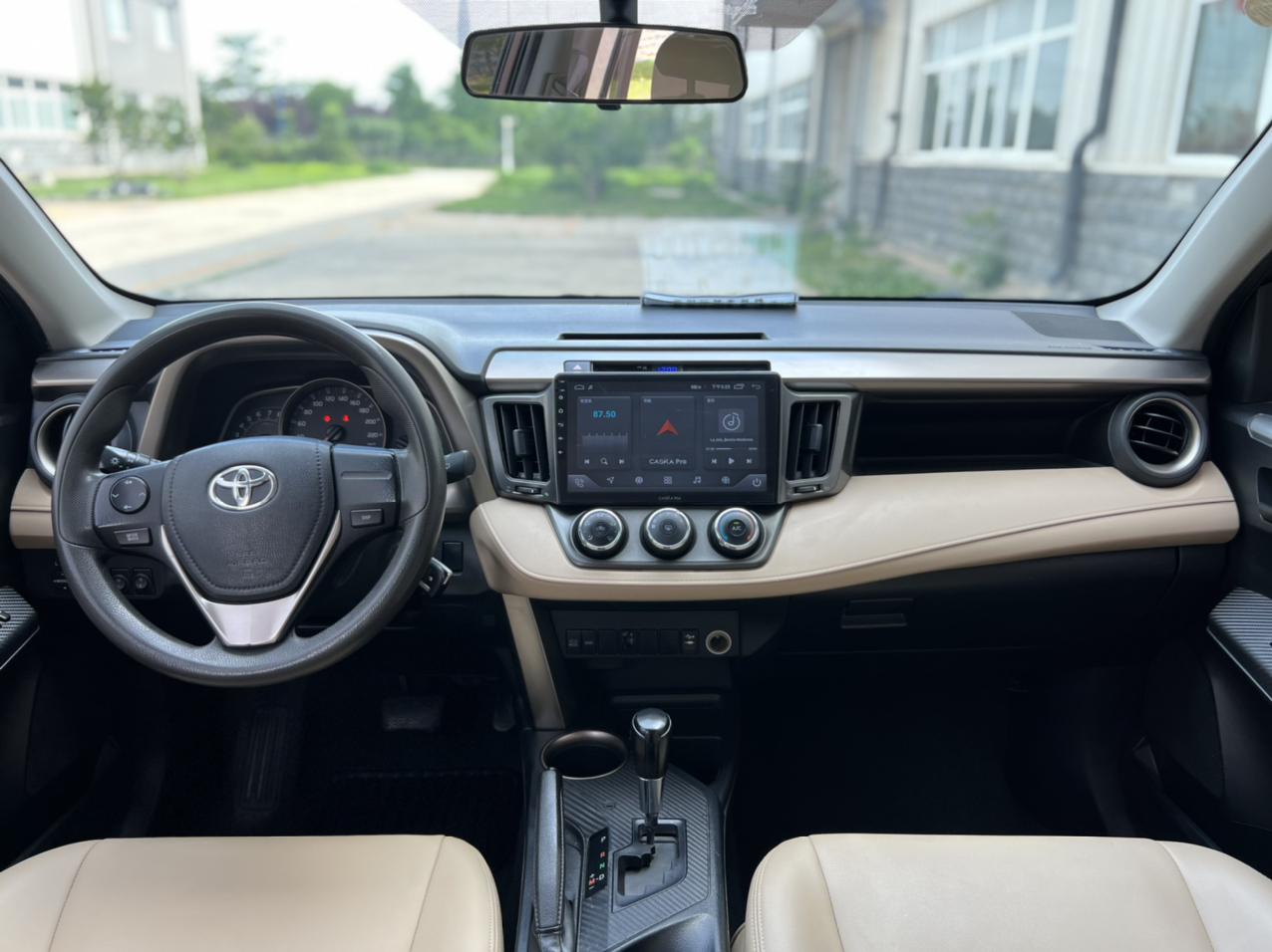Toyota RAV4 2015 thumb 10