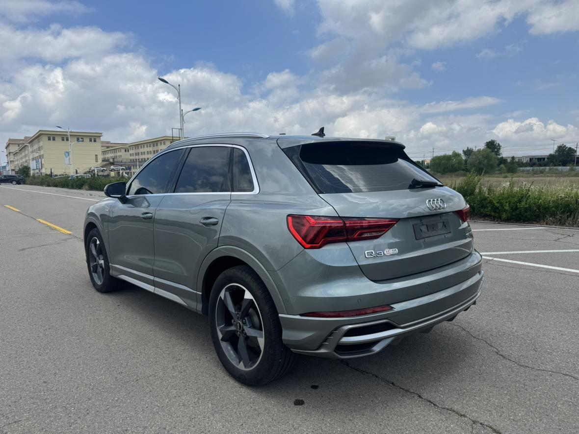 Audi Q3 2023 thumb 2