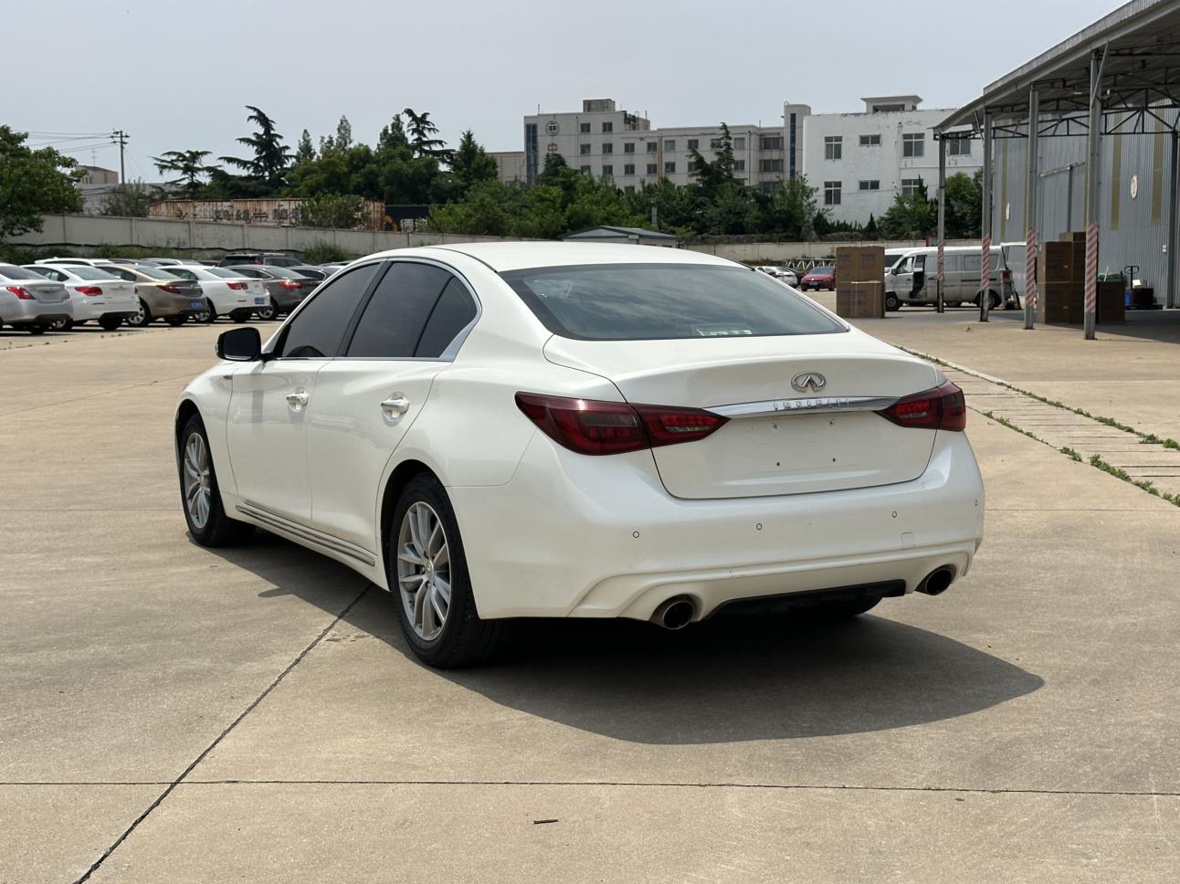 Infiniti Q50L 2018 thumb 3