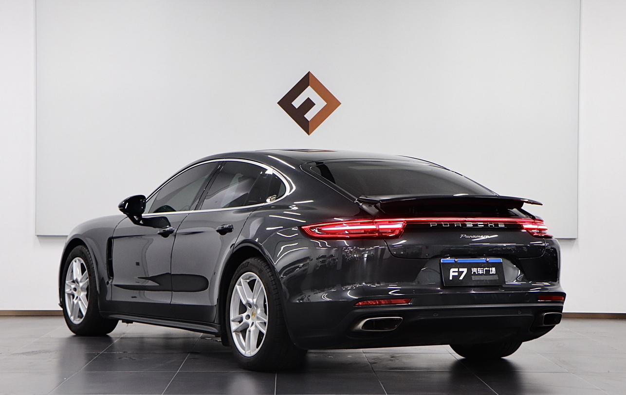 Porsche Panamera 2019 thumb 3