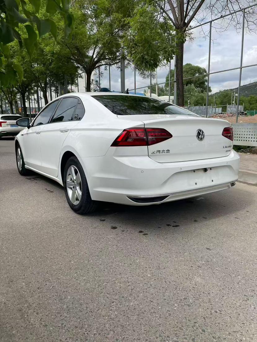 Volkswagen Lamando 2021 thumb 2