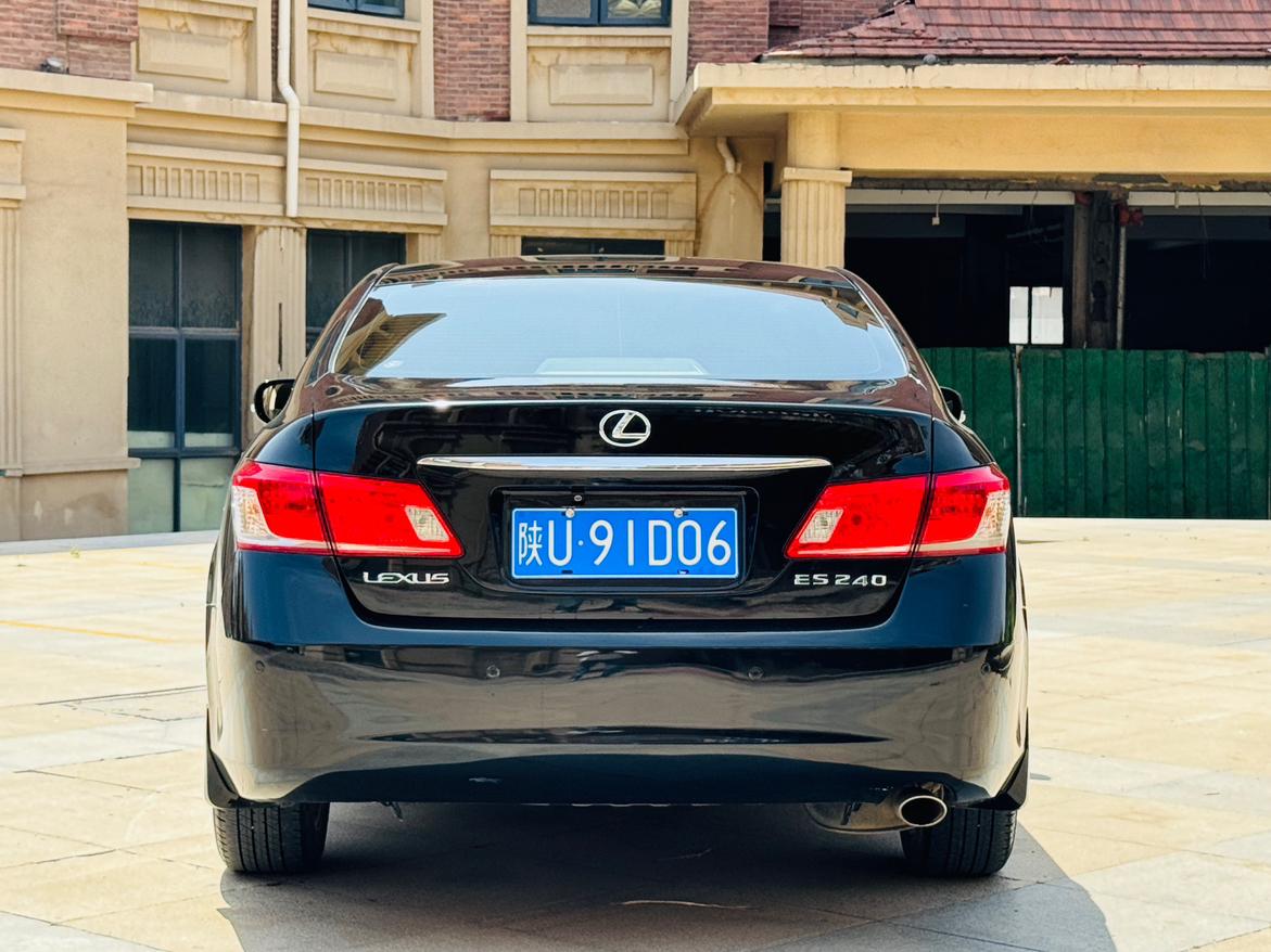 Lexus ES 2012 thumb 3