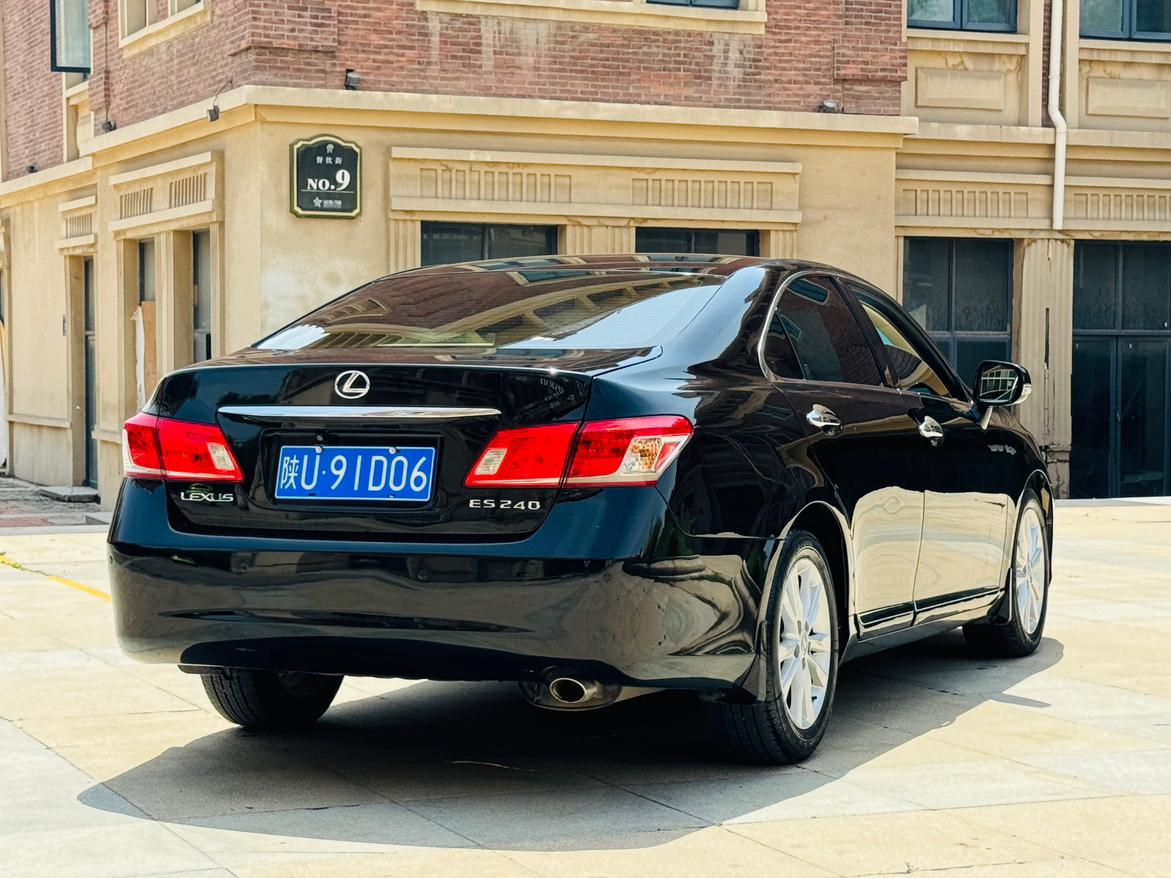 Lexus ES 2012 thumb 4
