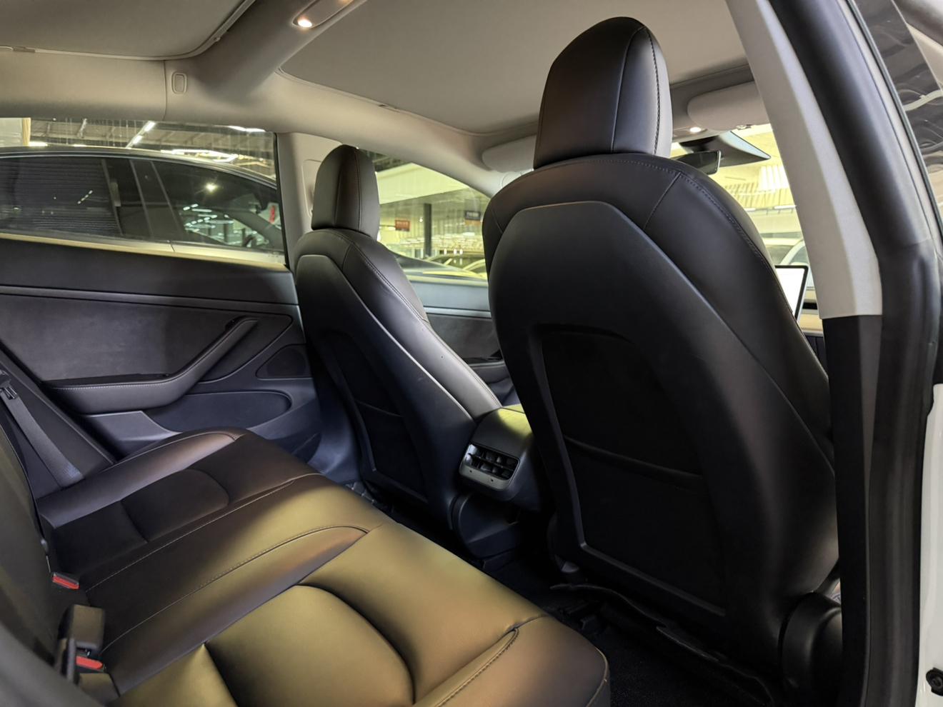 Tesla Model 3 2019 thumb 7