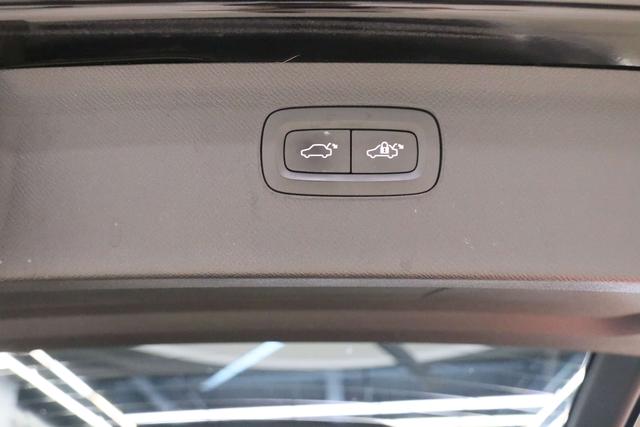 Volvo XC90 2019 thumb 9