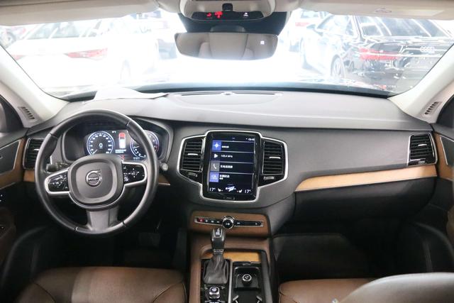 Volvo XC90 2019 thumb 11