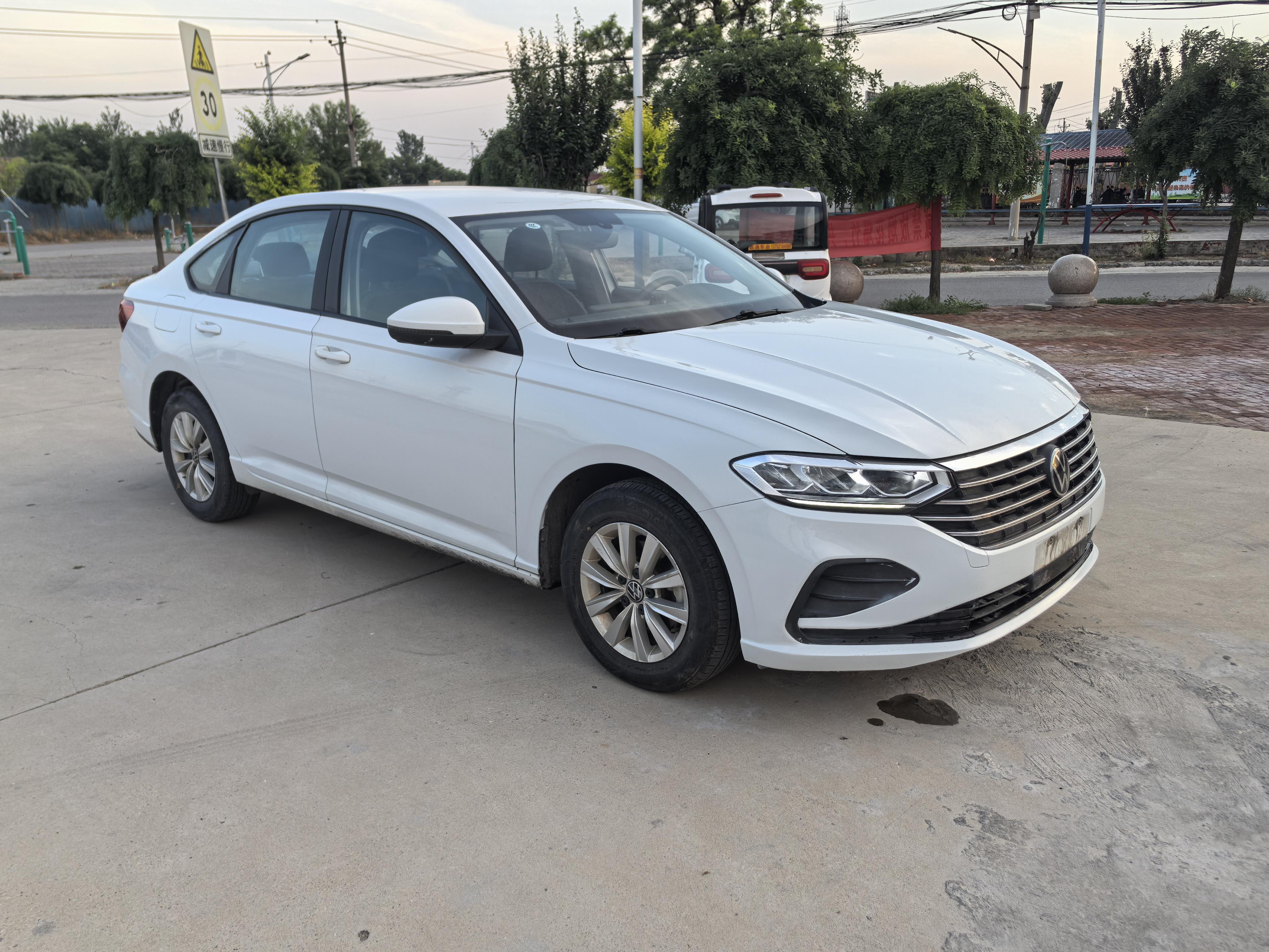 Volkswagen Lavida XR 2022 thumb 12