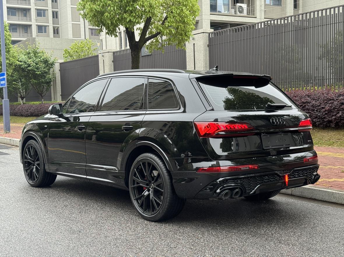Audi Q7 2023 thumb 2