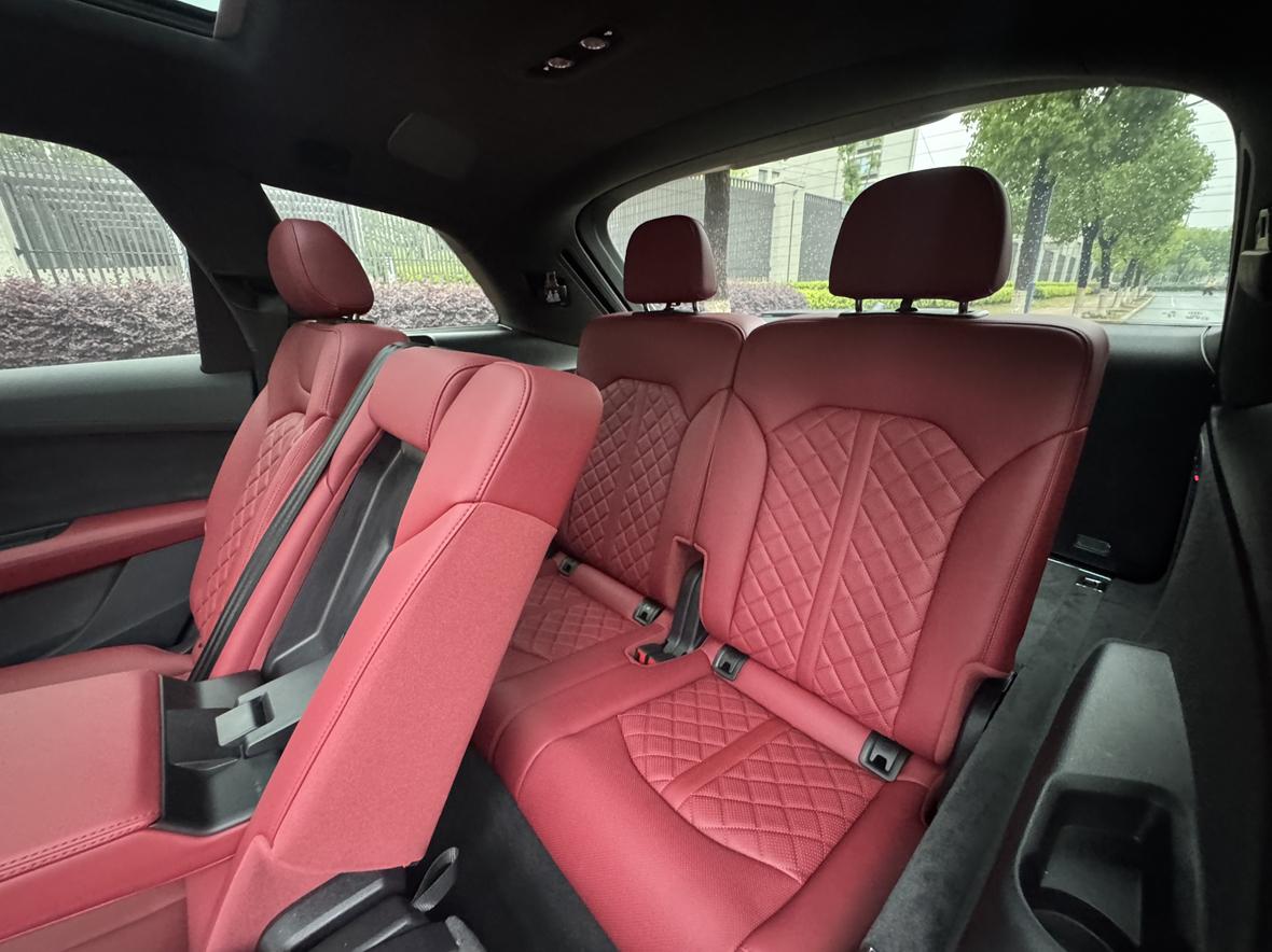 Audi Q7 2023 thumb 11