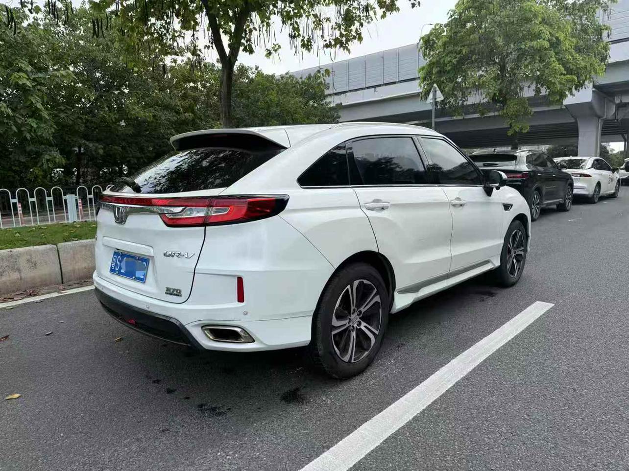 Honda UR-V 2017 thumb 4