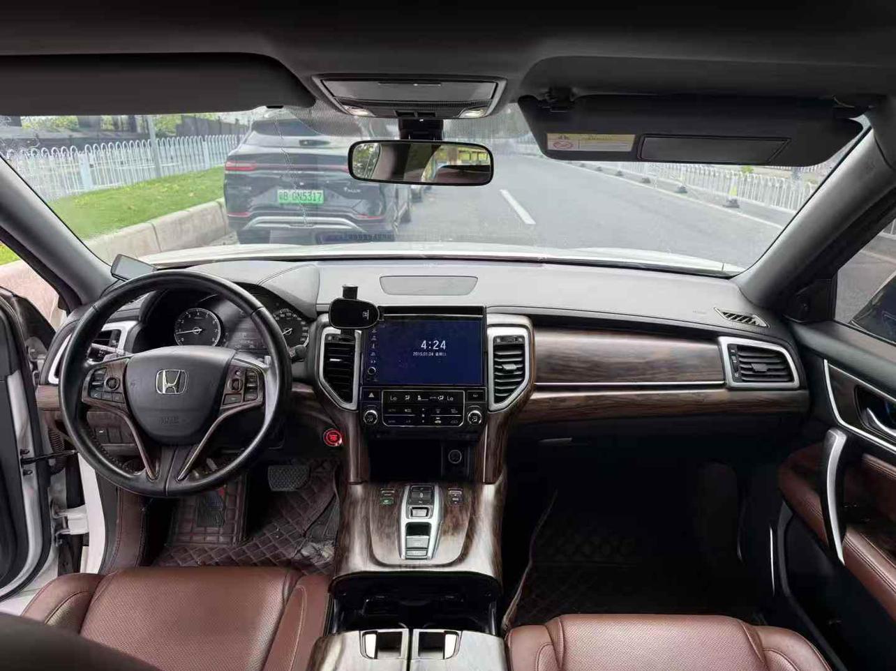 Honda UR-V 2017 thumb 5