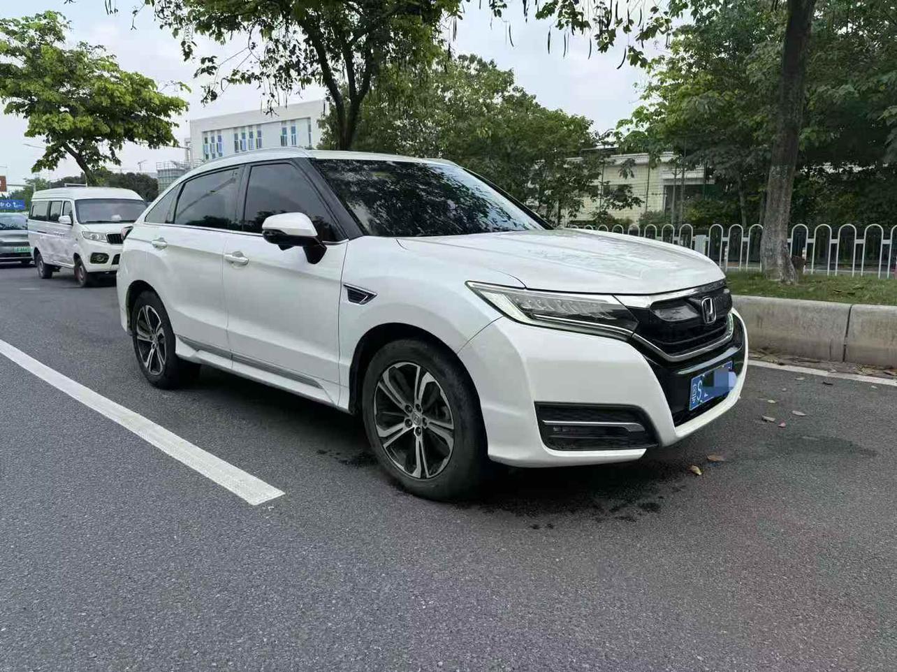 Honda UR-V 2017 thumb 10