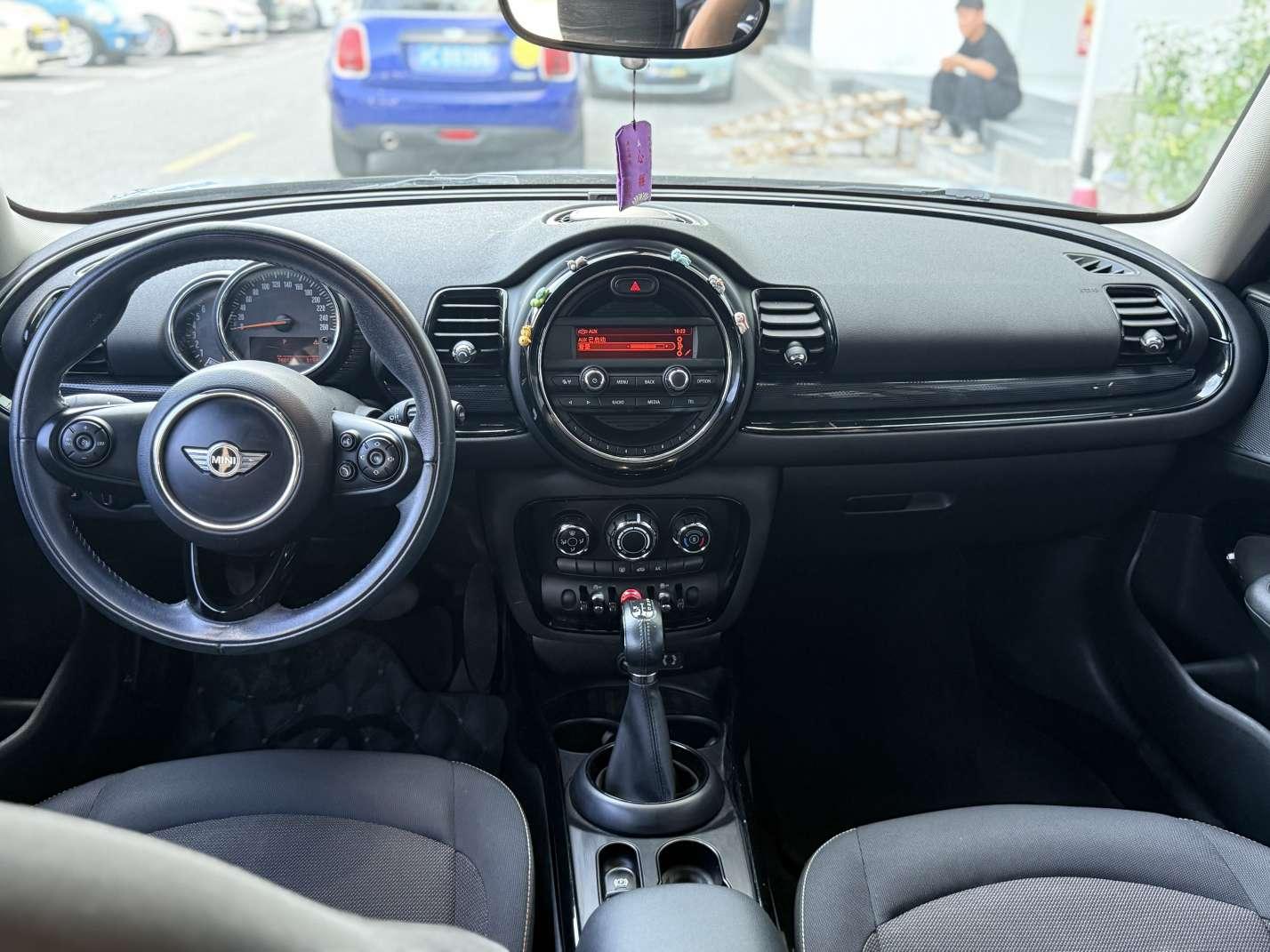 Mini Clubman 2016 thumb 12