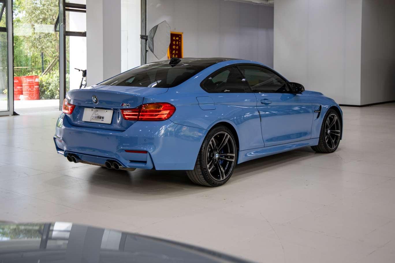 BMW M4 2014 thumb 4