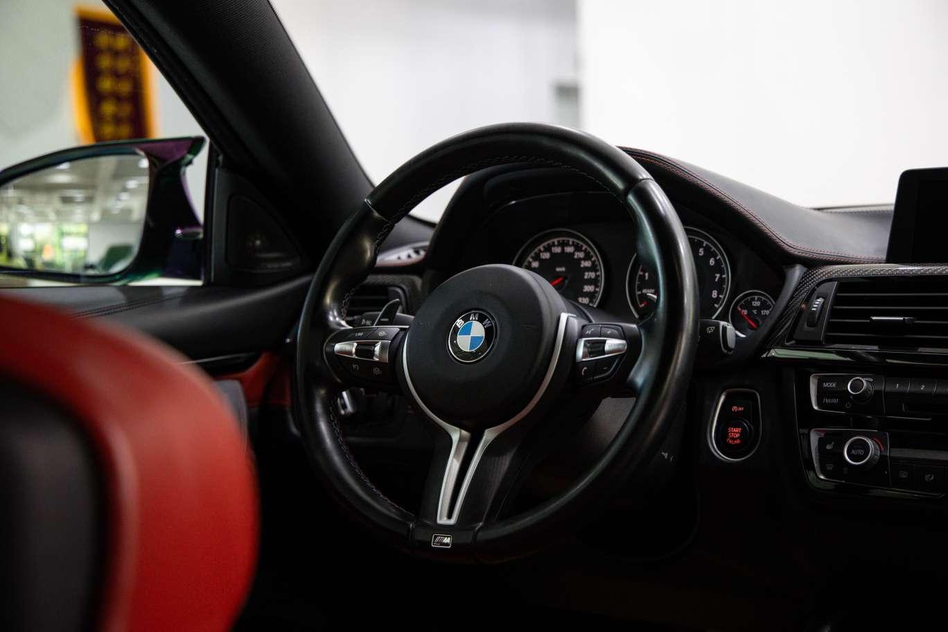 BMW M4 2014 thumb 11