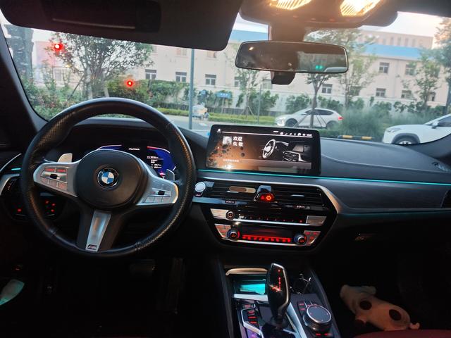 BMW 5 серии 2023 thumb 8