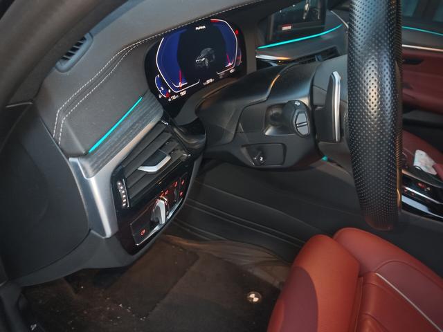 BMW 5 серии 2023 thumb 11