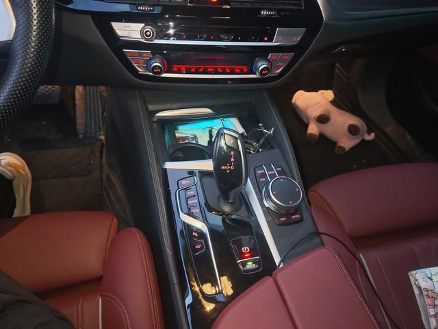 BMW 5 серии 2023 thumb 12