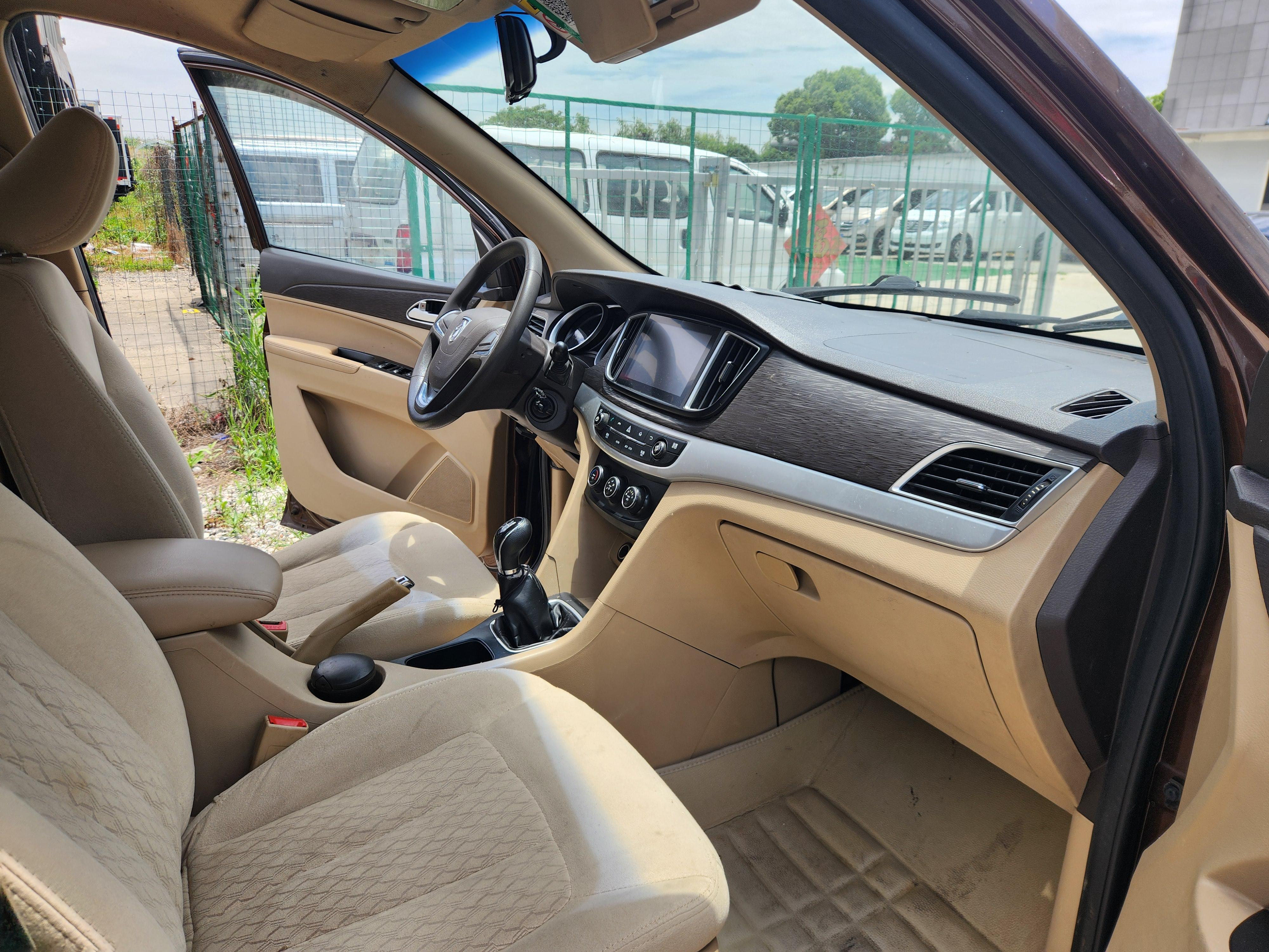 Baojun 730 2016 thumb 6