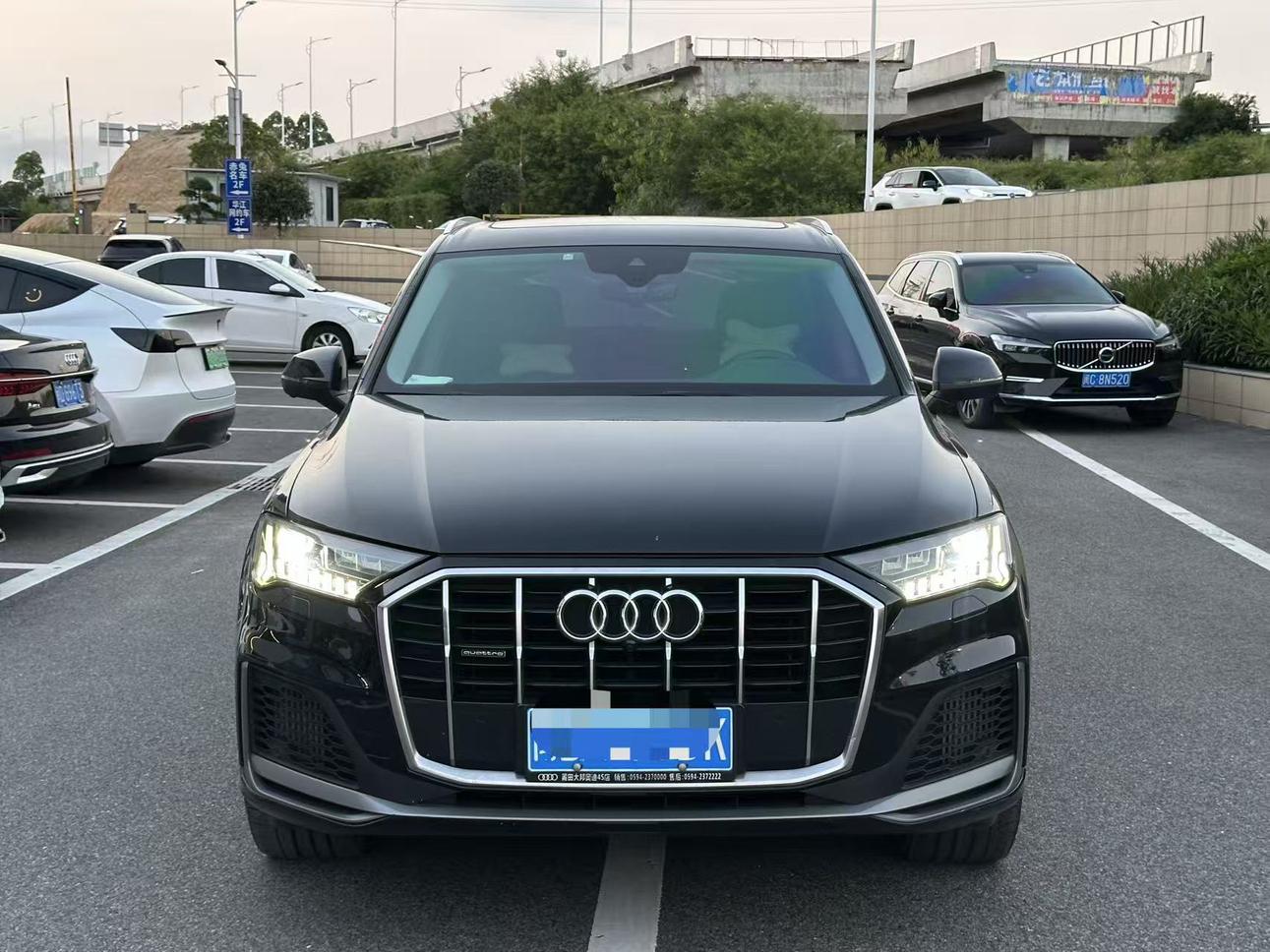 Audi Q7 2022 thumb 9