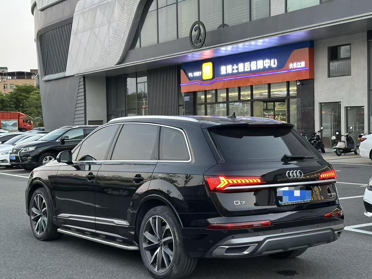 Audi Q7 2022 thumb 11