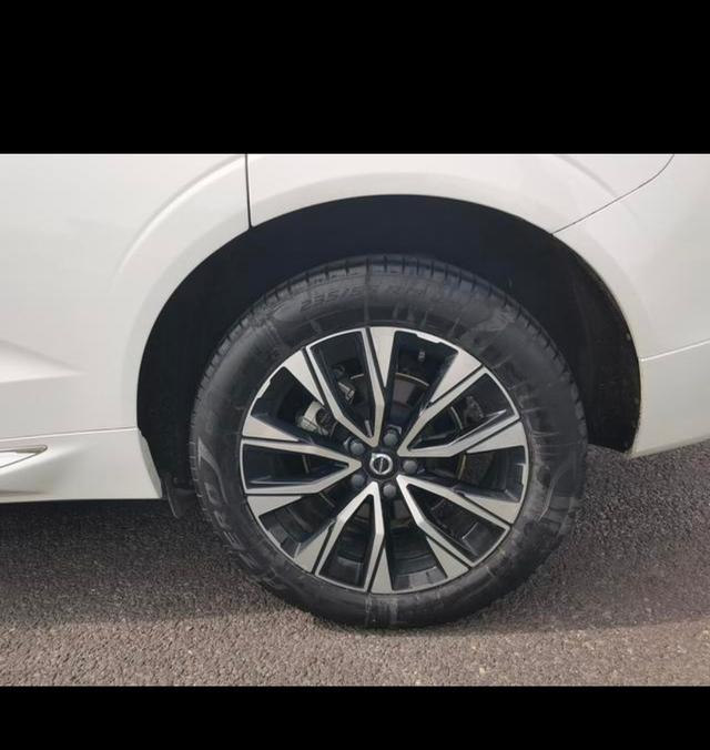 Volvo XC60 2023 thumb 4