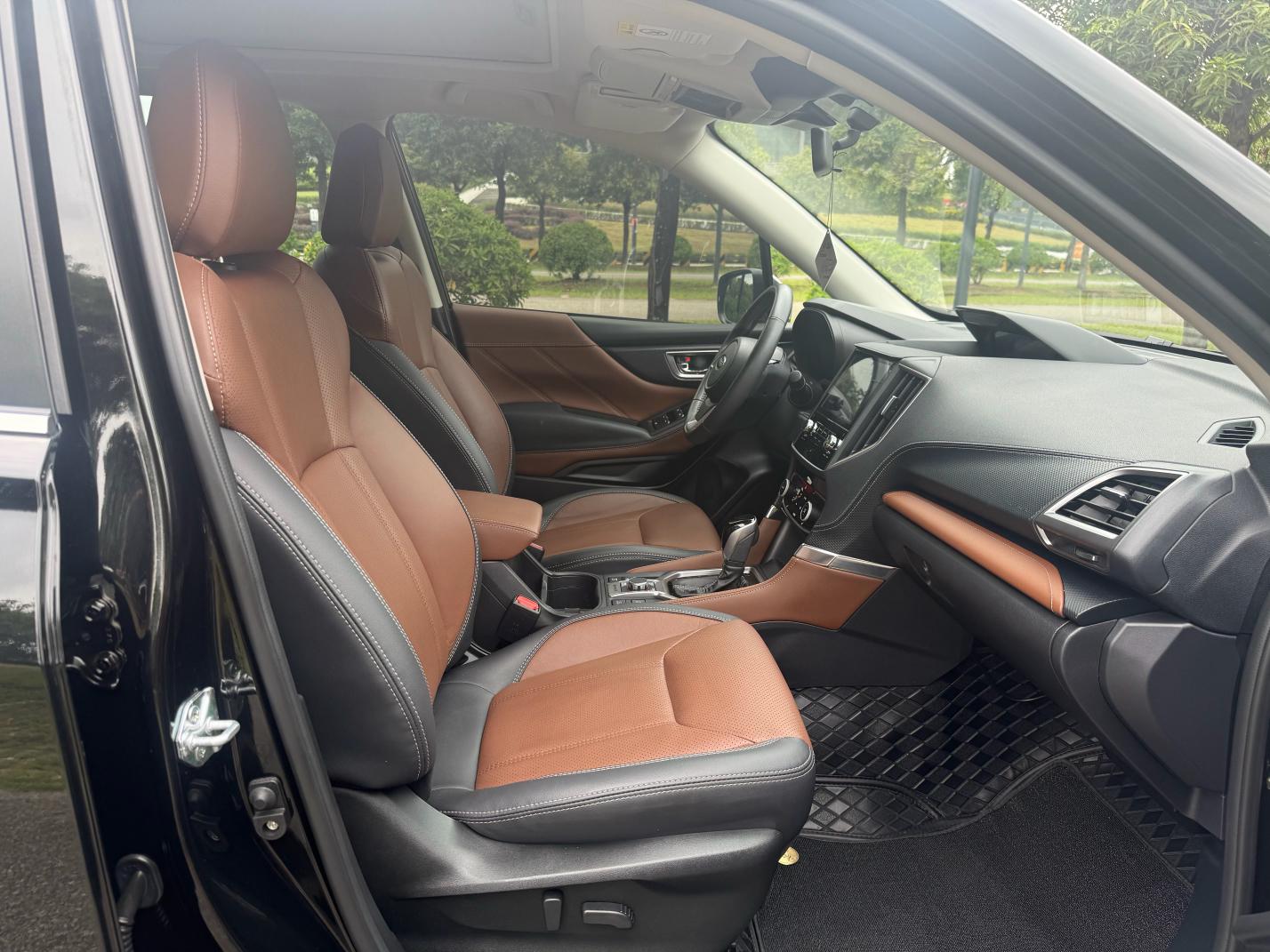 Subaru Forester 2024 thumb 6