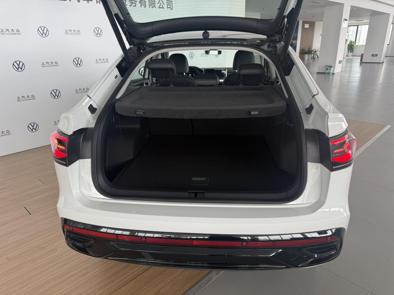 Volkswagen Tiguan 2022 thumb 9
